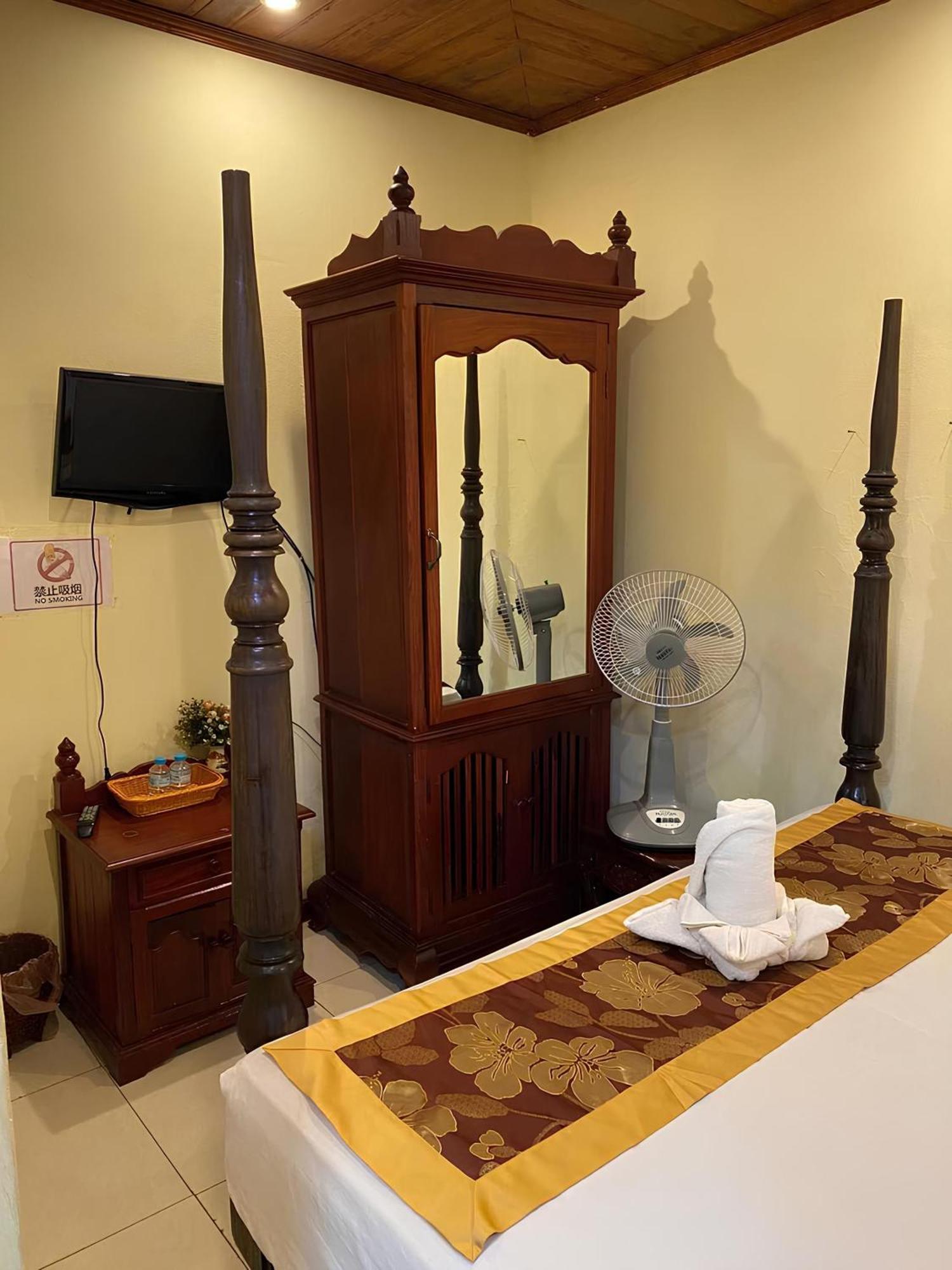 Sakura Wood House Ξενοδοχείο Λουάνγκ Πραμπάνγκ Εξωτερικό φωτογραφία